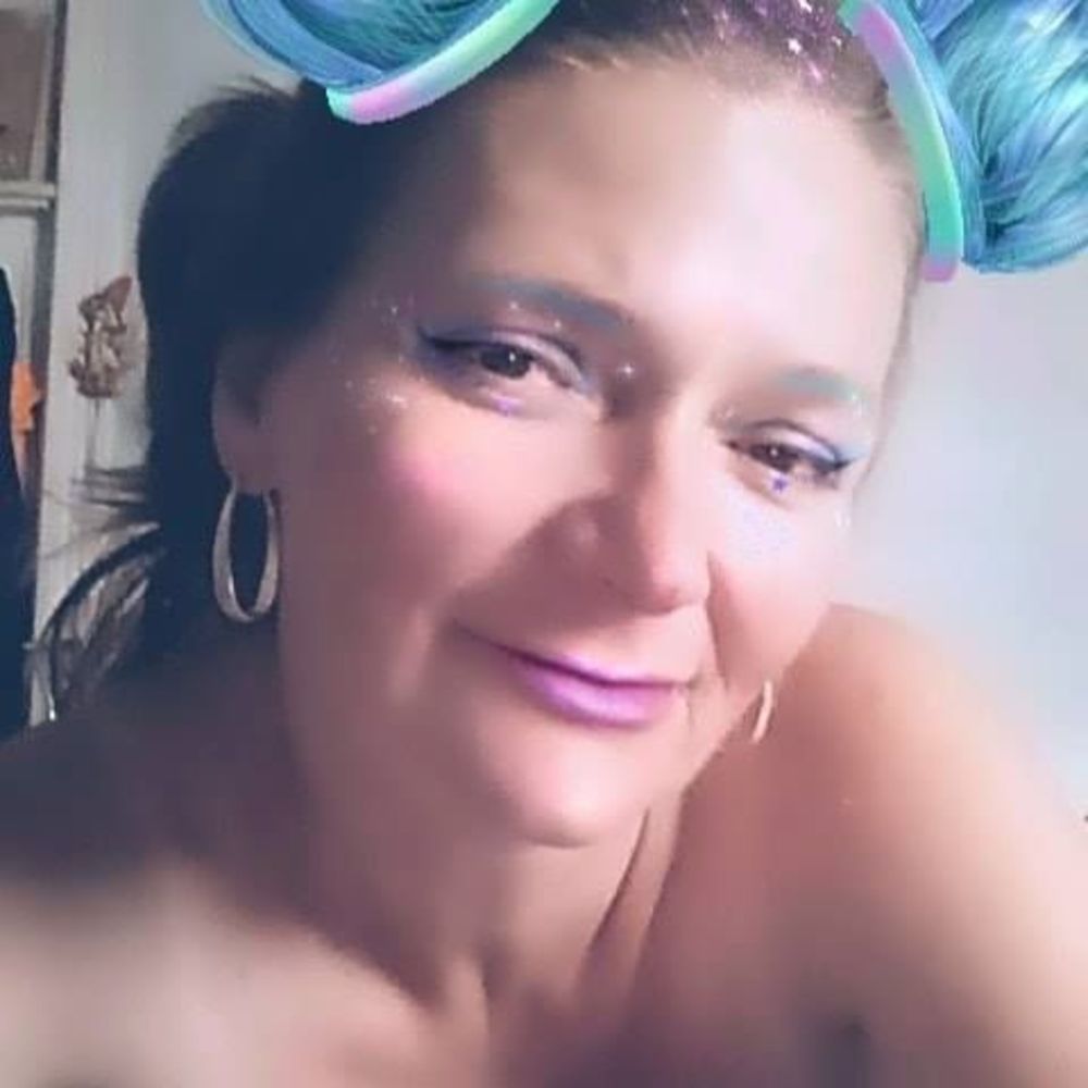 Meet your Posher, Connie